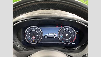 E-Pace 38
