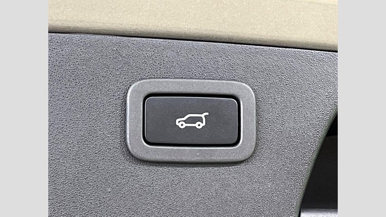 2021 認定中古車 Jaguar E-Pace シリコンシルバー P250 AWD（オートマチック） R-DYNAMIC HSE