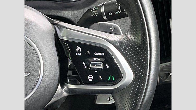 2021 認定中古車 Jaguar E-Pace シリコンシルバー P250 AWD（オートマチック） R-DYNAMIC HSE
