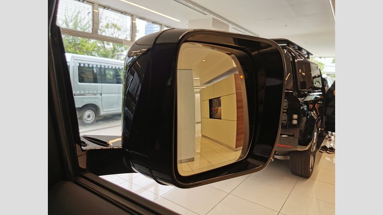2023 認定中古車 Land Rover Defender 110 サントリーニブラック P300 AWD（AT） スタンダード