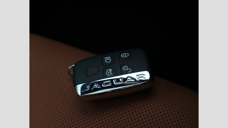 2020 認定中古車 Jaguar F-Type カルパチアングレイ P380 オートマチック 後輪駆動 F-TYPEクーペ R-DYNAMIC