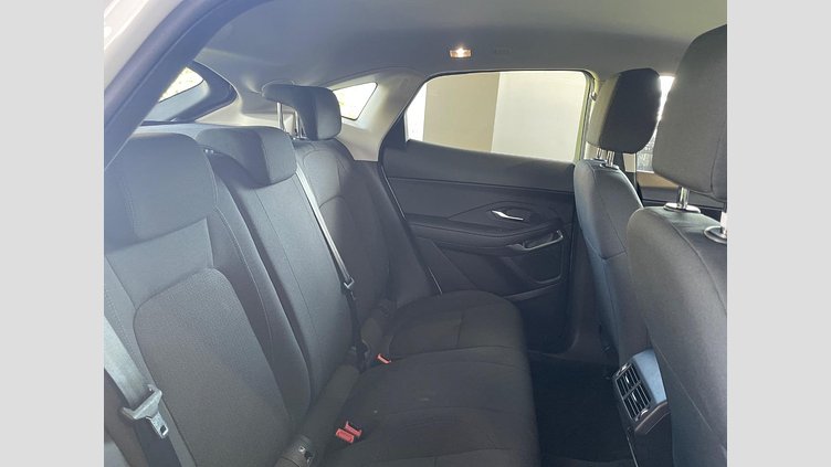 2019 認定中古車 Jaguar E-Pace フジホワイト P200 オートマチック全輪駆動 ベースグレード