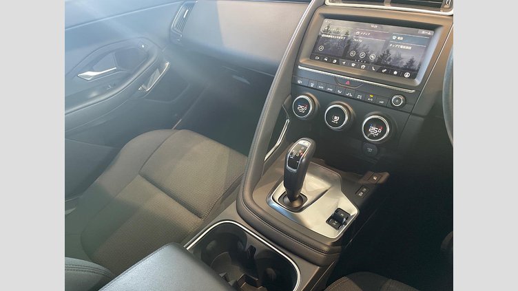 2019 認定中古車 Jaguar E-Pace フジホワイト P200 オートマチック全輪駆動 ベースグレード