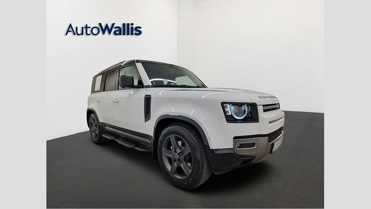 2025 Rabljena vozila Land Rover Defender 110 Fuji White D250 AWD AUTOMATIC MHEV X-DYNAMIC SE 
