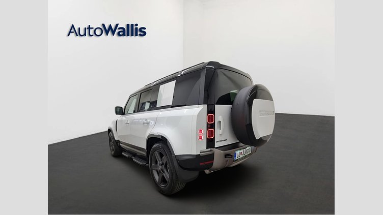 2025 Rabljena vozila Land Rover Defender 110 Fuji White D250 AWD AUTOMATIC MHEV X-DYNAMIC SE 