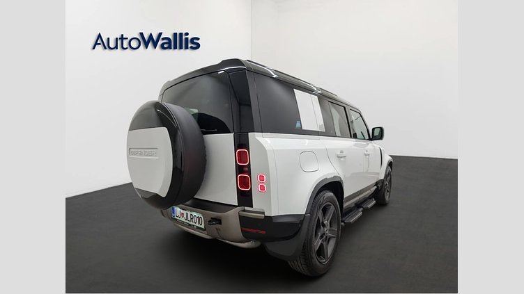 2025 Rabljena vozila Land Rover Defender 110 Fuji White D250 AWD AUTOMATIC MHEV X-DYNAMIC SE 