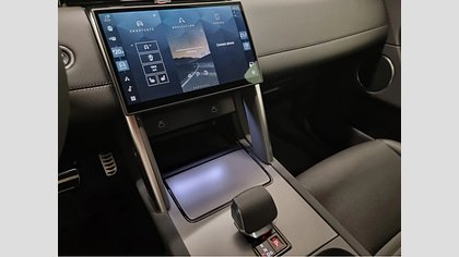 Discovery Sport 9