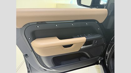 Defender 110 9
