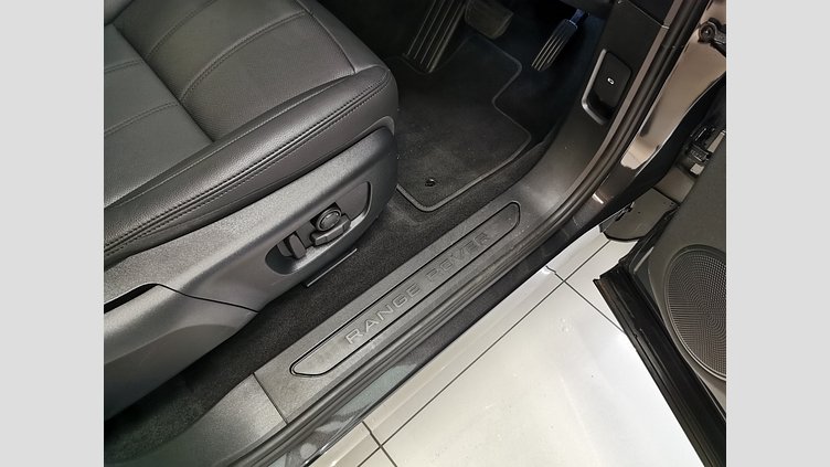 2025 認定中古車 Land Rover Range Rover Evoque カルパチアングレイ プラグインハイブリッド（ガソリン） SWB S