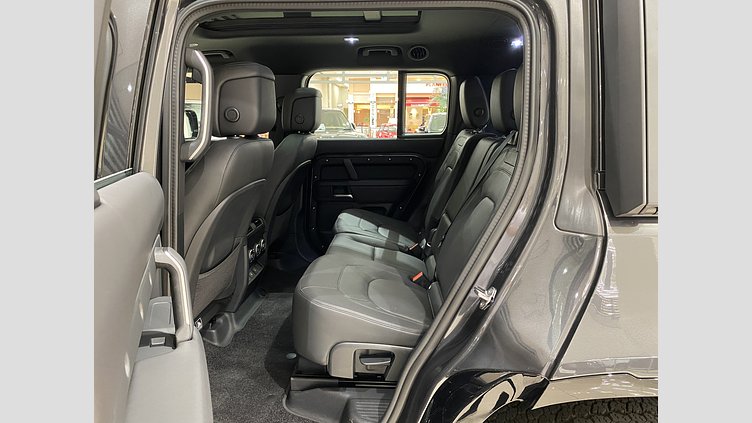 2025 認定中古車 Land Rover Defender 130 Carpathian Grey 3.0 litre i6D​ D350　Outbound