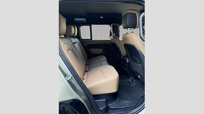 Defender 110 4