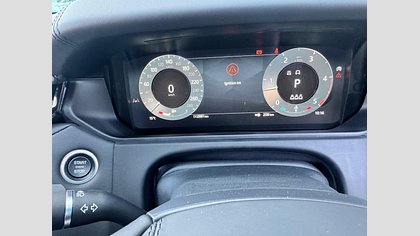 Range Rover Velar 17