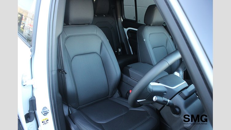 2026 Approved Land Rover Defender 110 Fuji White AWD D250 SE X-DYNAMIC 