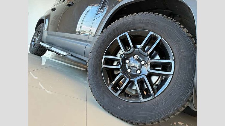 2023 認定中古車 Land Rover Defender 110 サントリーニブラック P300 AWD（AT） 110 S 2.0L P300