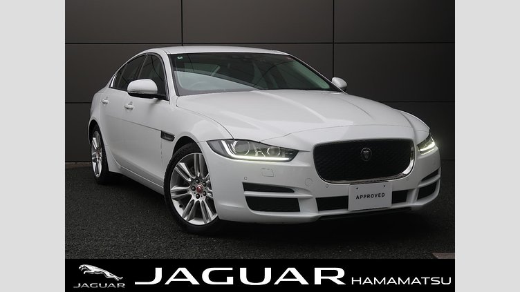 2017 認定中古車 Jaguar XE Fuji White 180PS ピュア