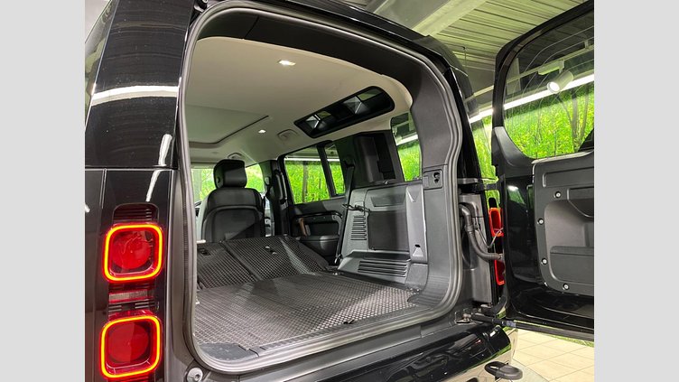 2023 認定中古車 Land Rover Defender 110 サントリーニブラック D300 AWD（AT） X-DYNAMIC HSE