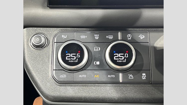 2023 認定中古車 Land Rover Defender 110 サントリーニブラック D300 AWD（AT） X-DYNAMIC HSE