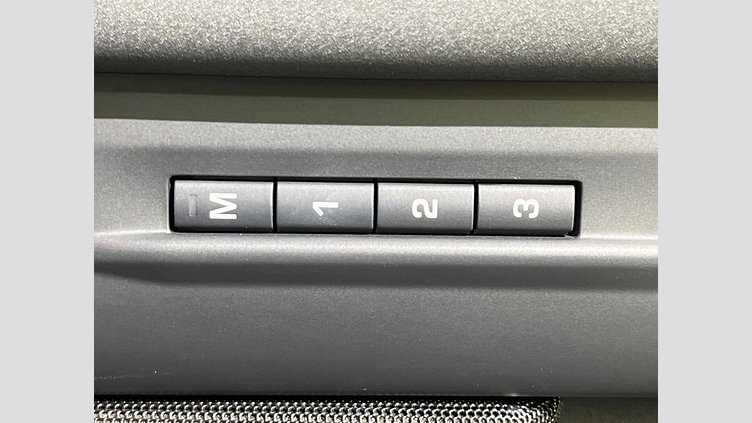 2023 認定中古車 Land Rover Range Rover Evoque サントリーニブラック P200 AWD（オートマチック） SE