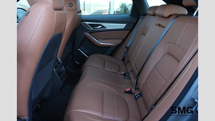 F-Pace 13