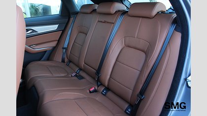 F-Pace 9