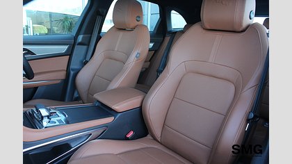 F-Pace 10