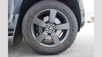 Defender 110 8