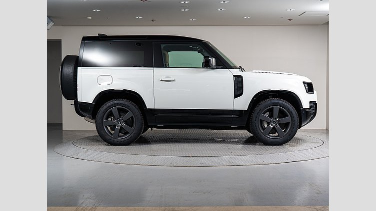 2025 認定中古車 Land Rover Defender 90 フジホワイト D350 ディーゼルマイルドハイブリッド X-Dynamic HSE