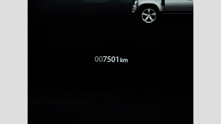 2025 認定中古車 Land Rover Defender 90 フジホワイト D350 ディーゼルマイルドハイブリッド X-Dynamic HSE