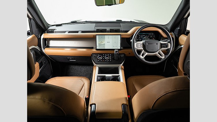 2025 認定中古車 Land Rover Defender 90 フジホワイト D350 ディーゼルマイルドハイブリッド X-Dynamic HSE