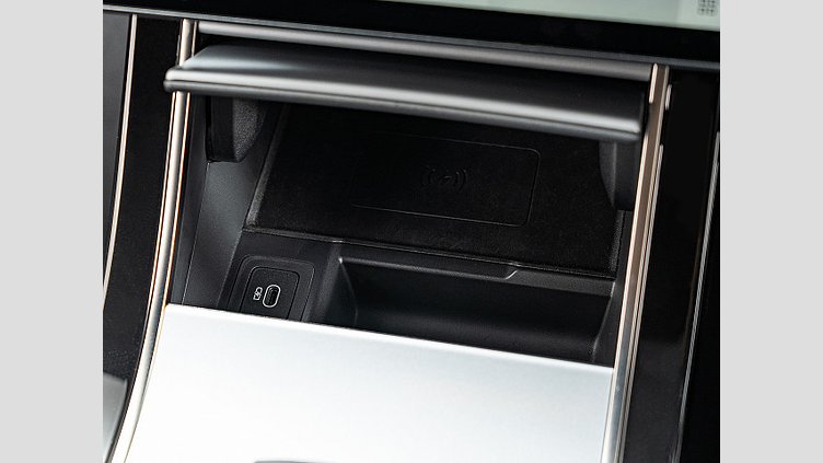 2024 認定中古車 Land Rover Range Rover Evoque サントリーニブラック D200マイルドハイブリッド（ディーゼル） Standard Wheelbase S