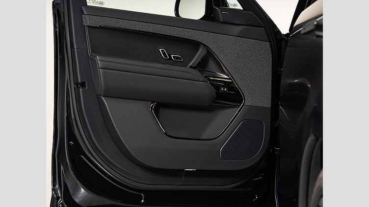 2025 認定中古車 Land Rover Range Rover Sport サントリーニブラック P550eプラグインハイブリッド（ガソリン） スタンダードホイールベース Dynamic SE