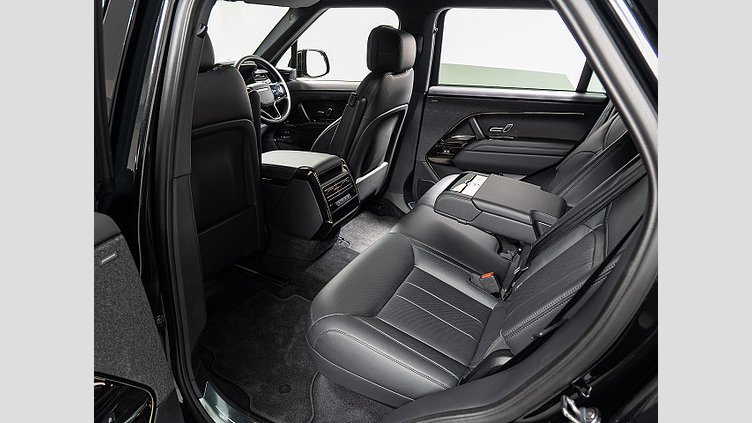 2025 認定中古車 Land Rover Range Rover Sport サントリーニブラック P550eプラグインハイブリッド（ガソリン） スタンダードホイールベース Dynamic SE