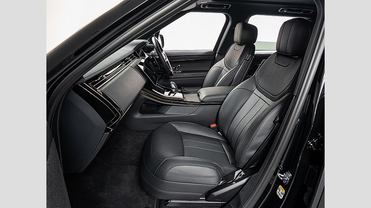 2025 認定中古車 Land Rover Range Rover Sport サントリーニブラック P550eプラグインハイブリッド（ガソリン） スタンダードホイールベース Dynamic SE
