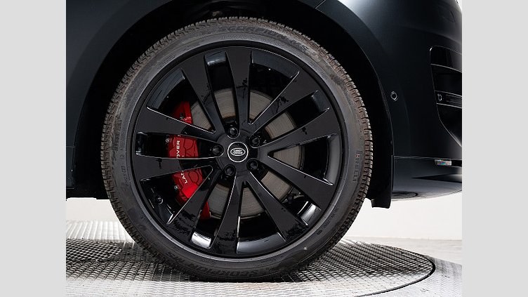2025 認定中古車 Land Rover Range Rover Sport サントリーニブラック P550eプラグインハイブリッド（ガソリン） スタンダードホイールベース Dynamic SE