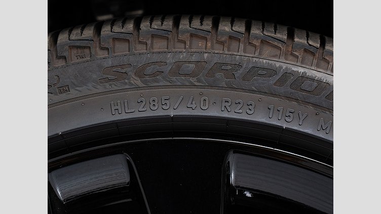 2025 認定中古車 Land Rover Range Rover Sport サントリーニブラック P550eプラグインハイブリッド（ガソリン） スタンダードホイールベース Dynamic SE