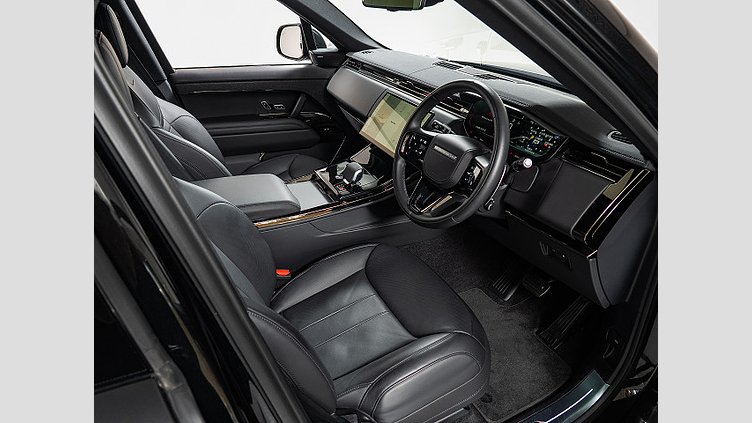 2025 認定中古車 Land Rover Range Rover Sport サントリーニブラック P550eプラグインハイブリッド（ガソリン） スタンダードホイールベース Dynamic SE