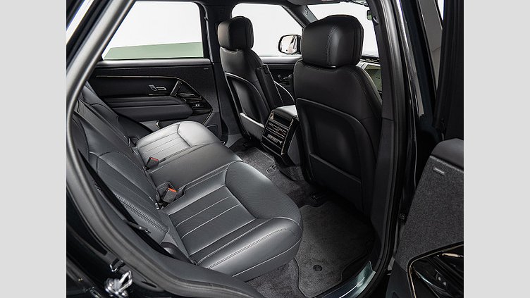 2025 認定中古車 Land Rover Range Rover Sport サントリーニブラック P550eプラグインハイブリッド（ガソリン） スタンダードホイールベース Dynamic SE