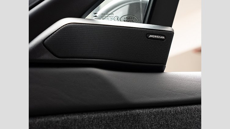 2025 認定中古車 Land Rover Range Rover Sport サントリーニブラック P550eプラグインハイブリッド（ガソリン） スタンダードホイールベース Dynamic SE