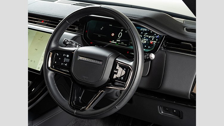 2025 認定中古車 Land Rover Range Rover Sport サントリーニブラック P550eプラグインハイブリッド（ガソリン） スタンダードホイールベース Dynamic SE