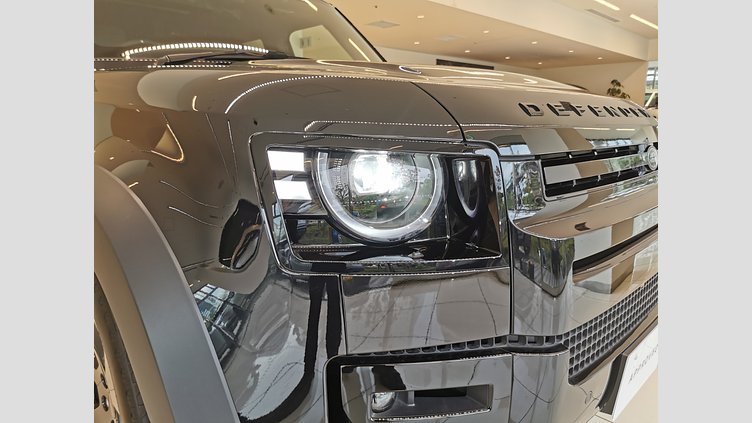 2025 認定中古車 Land Rover Defender 110 サントリーニブラック D350 ディーゼルマイルドハイブリッド X-Dynamic HSE