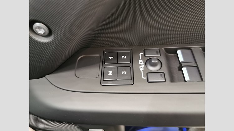 2025 認定中古車 Land Rover Defender 110 サントリーニブラック D350 ディーゼルマイルドハイブリッド X-Dynamic HSE