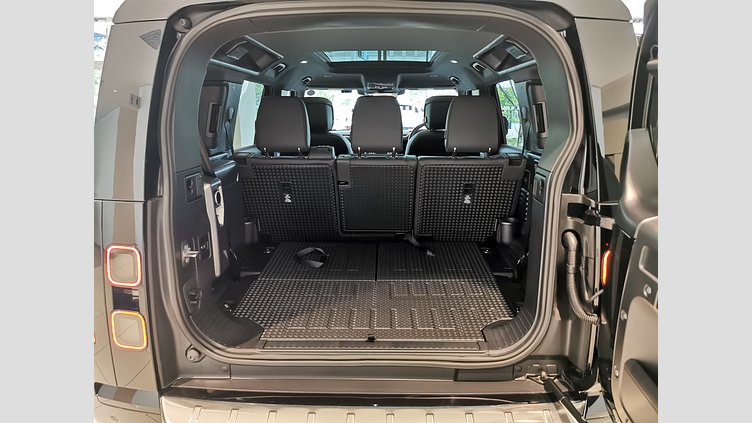 2025 認定中古車 Land Rover Defender 110 サントリーニブラック D350 ディーゼルマイルドハイブリッド X-Dynamic HSE