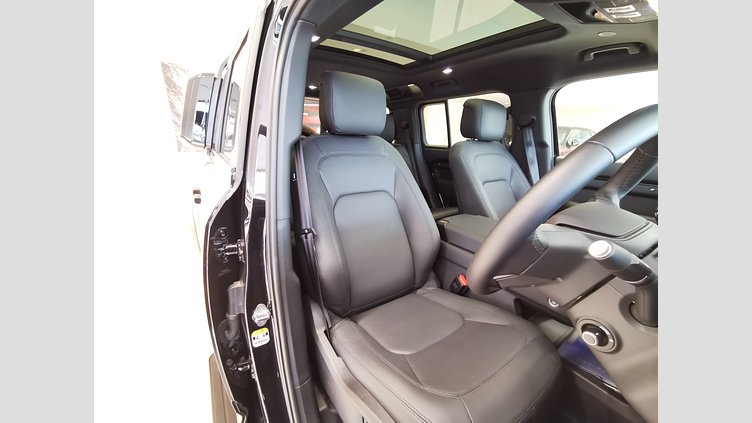 2025 認定中古車 Land Rover Defender 110 サントリーニブラック D350 ディーゼルマイルドハイブリッド X-Dynamic HSE