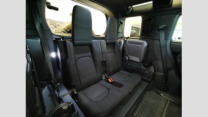 Defender 110 17