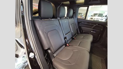 Defender 110 4