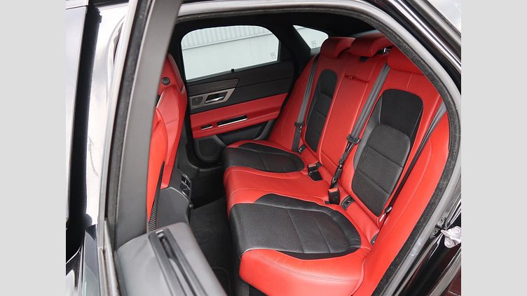 2016 認定中古車 Jaguar XF Santorini Black 3.0L ガソリン S