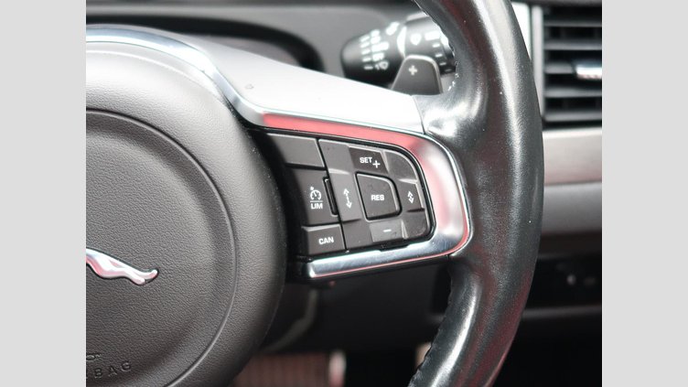 2016 認定中古車 Jaguar XF Santorini Black 3.0L ガソリン S