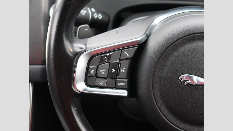 2016 認定中古車 Jaguar XF Santorini Black 3.0L ガソリン S