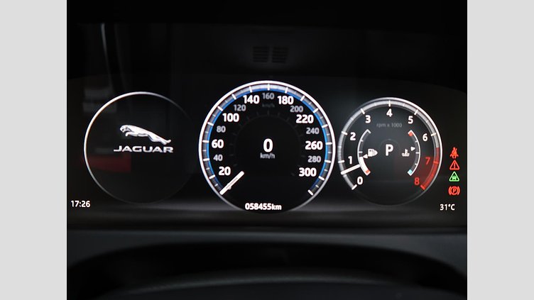 2016 認定中古車 Jaguar XF Santorini Black 3.0L ガソリン S