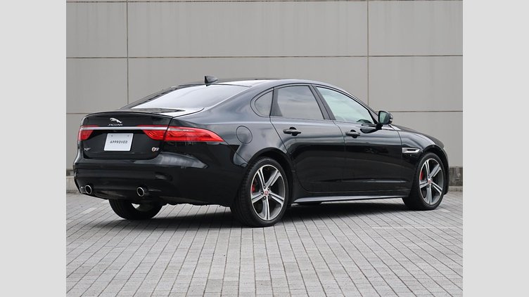 2016 認定中古車 Jaguar XF Santorini Black 3.0L ガソリン S